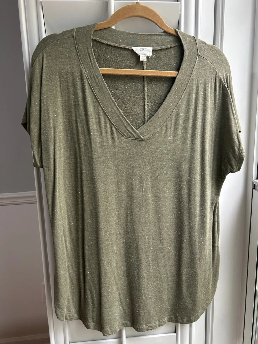 LOFT Olive Green Short Sleeve V-Neck Tee - Picture 1 of 4